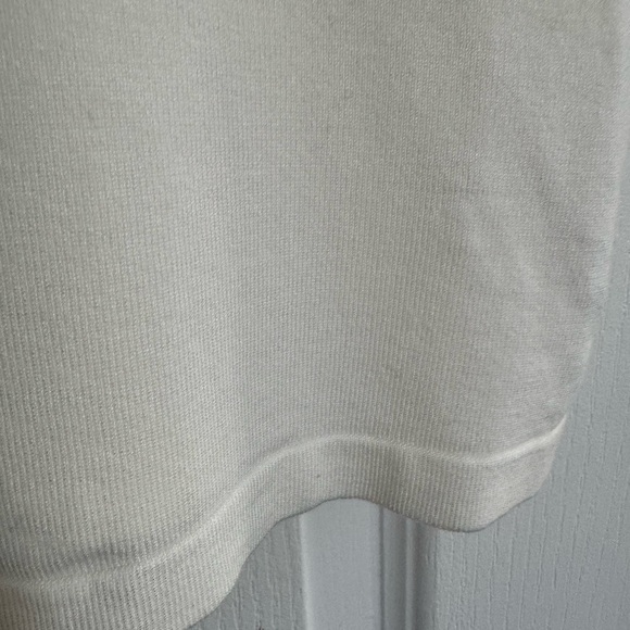 Laura plus NWT beautiful sleeveless top - Picture 5 of 7